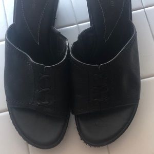 Women’s Size 8 Black Shoes